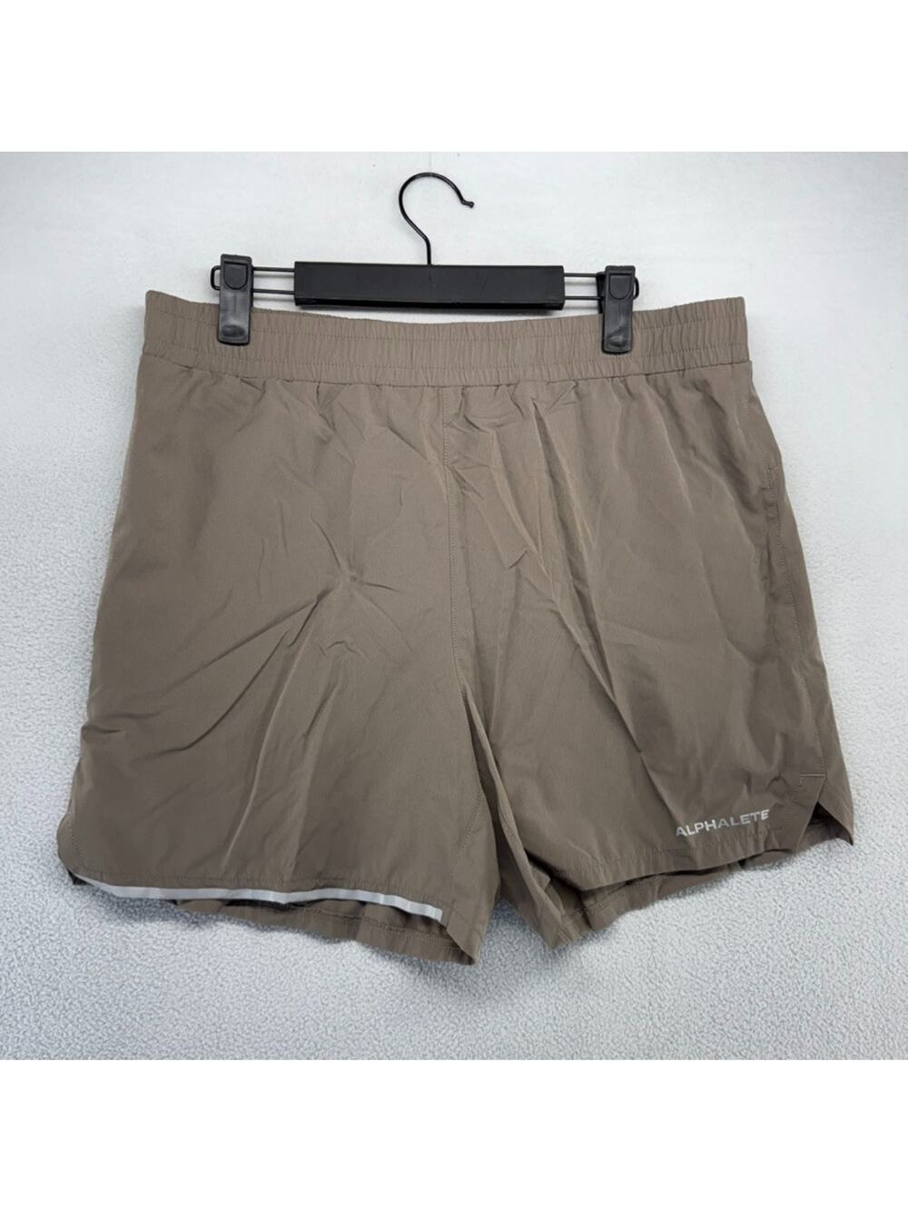 Alphalete Shorts Men's large Brown Linerless 5 Inch Spellout Workout Run gym